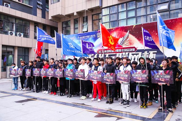 理實(shí)結(jié)合，新華學(xué)子展現(xiàn)<a href=http://njxh.cn target=_blank class=infotextkey>專業(yè)</a>電競(jìng)風(fēng)采