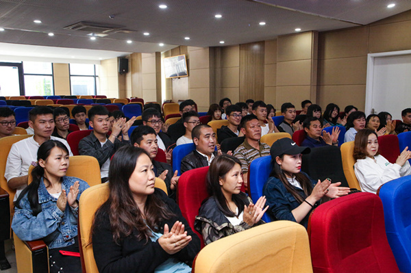 “家校互動，攜手共進(jìn)”——2019級新生基礎(chǔ)階段課程結(jié)課答辯圓滿結(jié)束