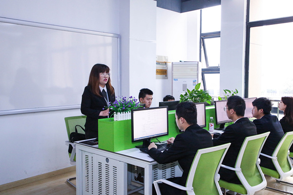 熱烈祝賀南京新華“青春風(fēng)采，夢想起航” VR智能家居施工方案大賽成功舉辦