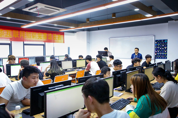 搞互聯(lián)網(wǎng)教育我們是認(rèn)真的，搞互聯(lián)網(wǎng)知識競賽我們也是認(rèn)真的！