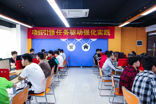 搞互聯(lián)網(wǎng)教育我們是認(rèn)真的，搞互聯(lián)網(wǎng)知識競賽我們也是認(rèn)真的！