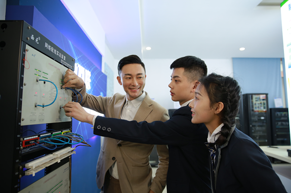 教學(xué)研發(fā)顯實(shí)力，新華互聯(lián)網(wǎng)科技五大<a href=http://njxh.cn target=_blank class=infotextkey>專業(yè)</a>特色學(xué)院亮點(diǎn)解析！