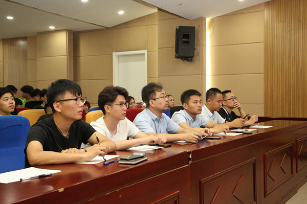 “家校同心，攜手共進”2019年上半年階段結(jié)課答辯分享會圓滿結(jié)束