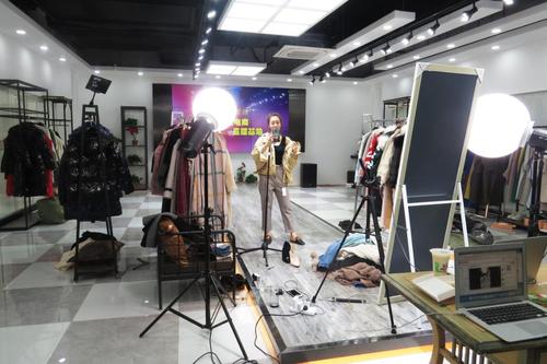 一場(chǎng)直播上億消費(fèi)額，視頻電商引領(lǐng)新潮流