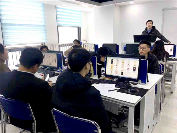 南京新華“感恩有你”平面海報設(shè)計大賽圓滿舉行！