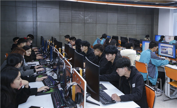 情系暖冬，感恩有你，南京新華愿與你一路同行！