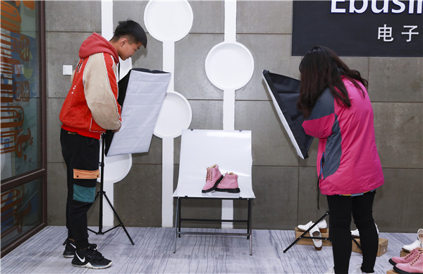 “玩轉(zhuǎn)直播電商 Hi翻雙十二”——小新為你提前播報啦！