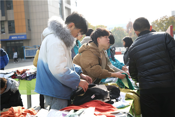 雙十二電商折扣哪家強？來看看魔創(chuàng)直播吧!