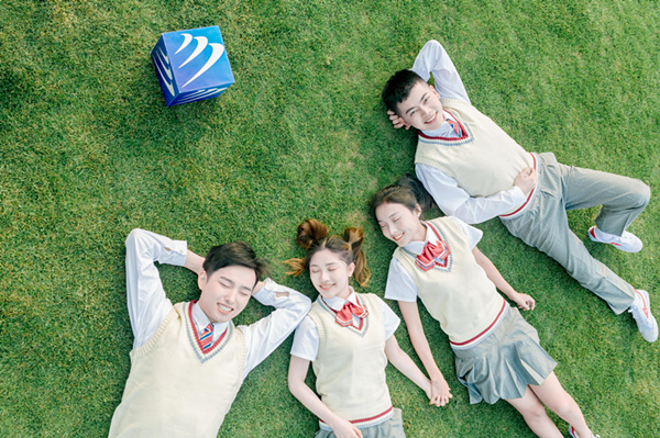 初中畢業(yè)學(xué)WEB前端開(kāi)發(fā)<a href=http://njxh.cn target=_blank class=infotextkey>專業(yè)</a>前景如何？