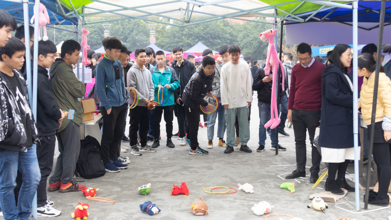 新華暖心教育，緣何成為家長們放心的學(xué)校？