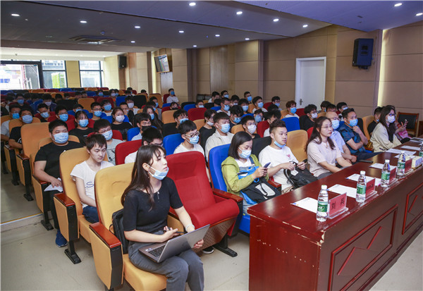 就業(yè)保障丨千企萬(wàn)崗進(jìn)校園，助力學(xué)子精準(zhǔn)就業(yè)！