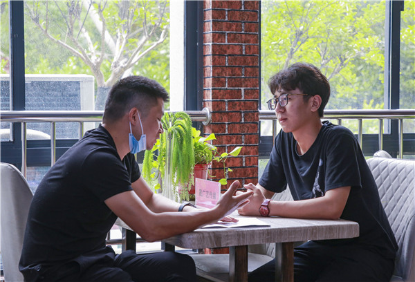 就業(yè)保障丨千企萬(wàn)崗進(jìn)校園，助力學(xué)子精準(zhǔn)就業(yè)！