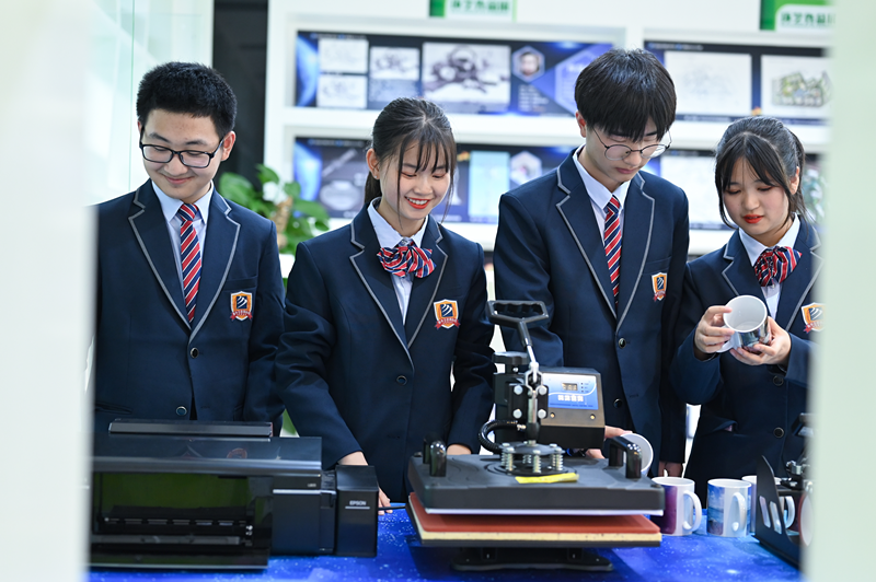 兩會速遞 | 暖心，讓每個孩子都有人生出彩的機(jī)會！