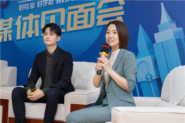 馬可來新華重拾校園生活，青春“競(jìng)”是精彩！