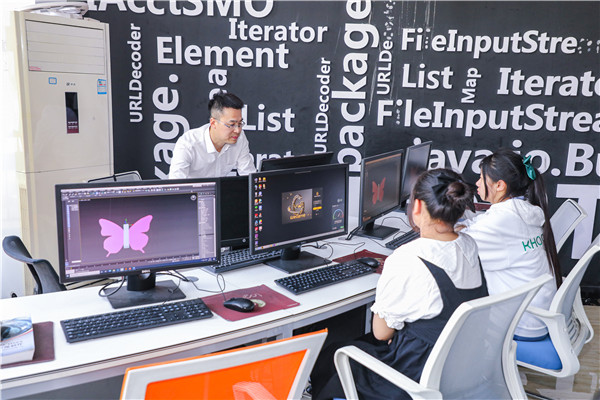 南京新華五一試學(xué)體驗(yàn)周火爆開啟！