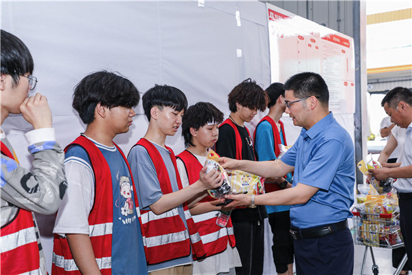 實習(xí)正當(dāng)時，慰問暖人心