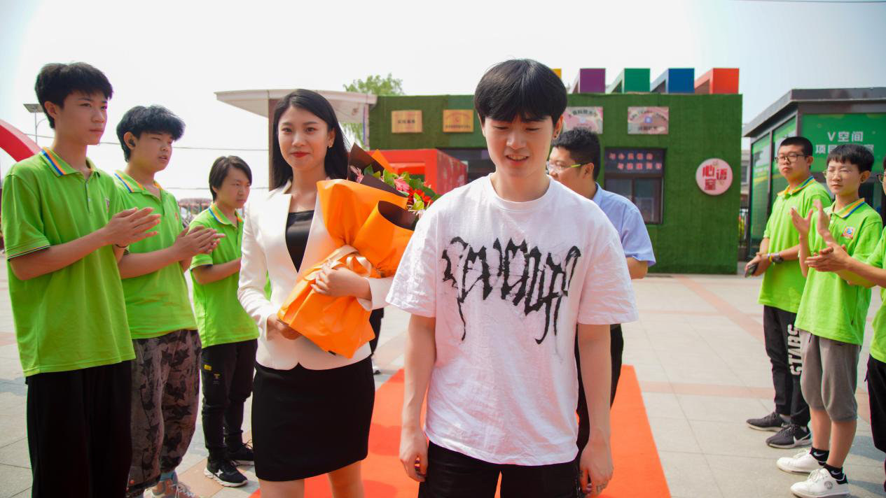 《老師來(lái)了》公開(kāi)課全新起航，“護(hù)國(guó)螳螂”靈藥激情開(kāi)講！