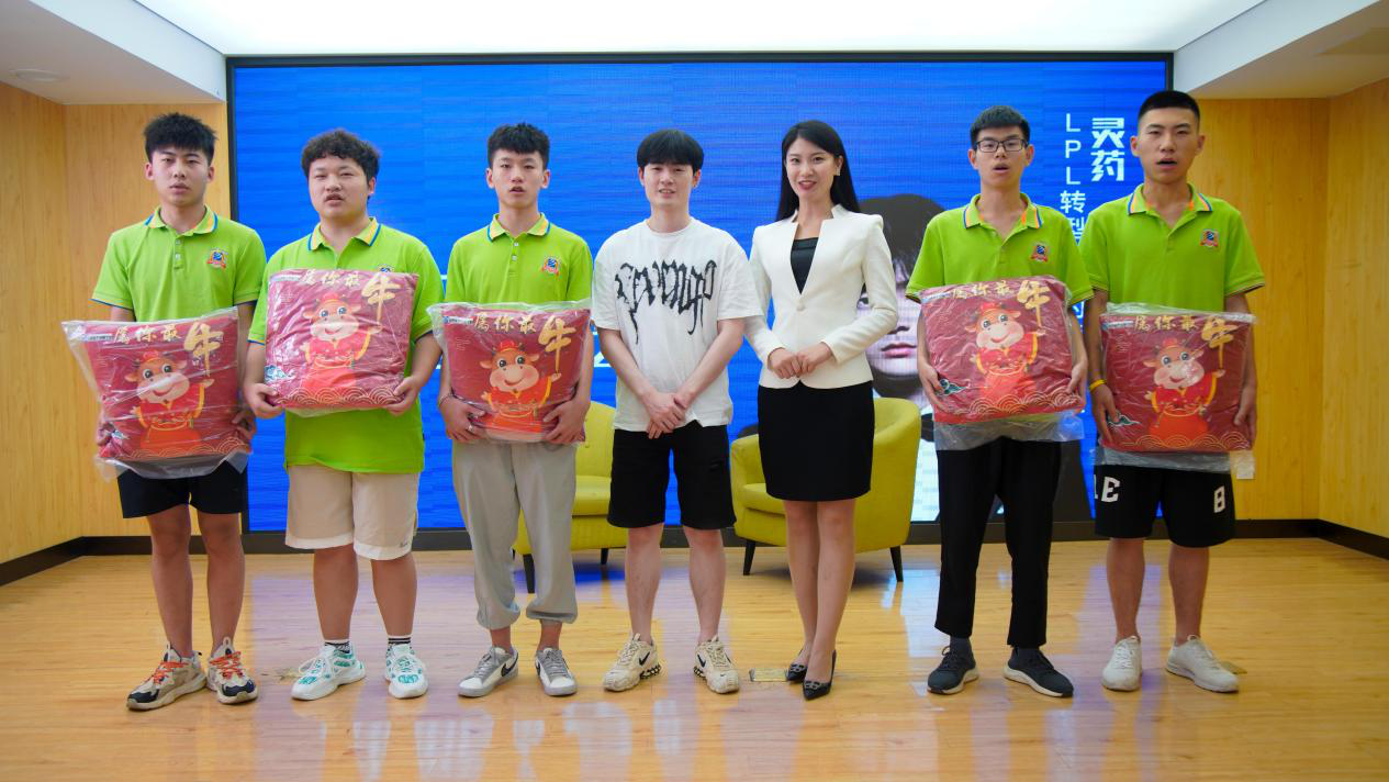 《老師來(lái)了》公開(kāi)課全新起航，“護(hù)國(guó)螳螂”靈藥激情開(kāi)講！