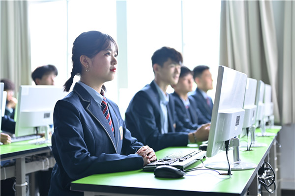 如何高水平薪資就業(yè)？這有一本新華秘籍！