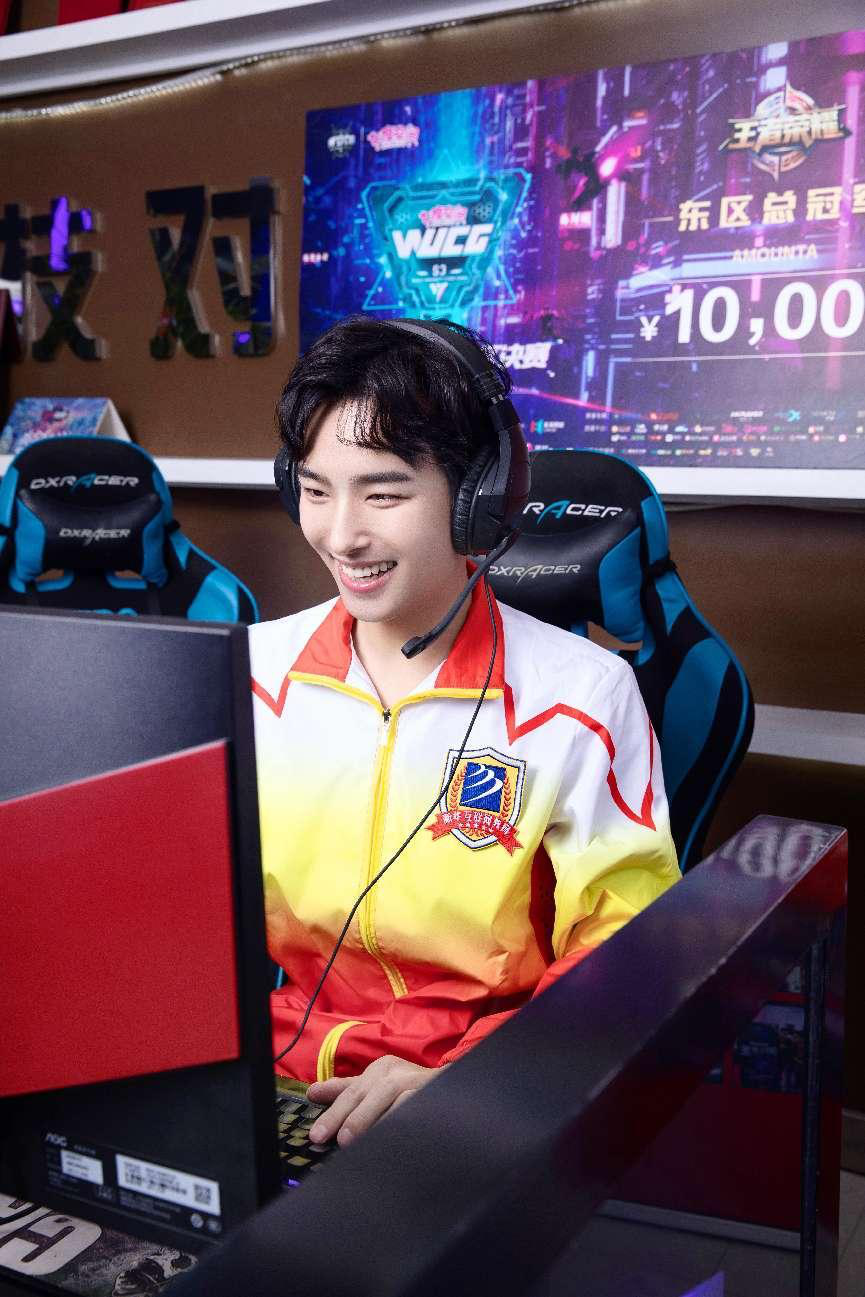 王者爭霸 限定名額！LGD俱樂部明星成員來新華啦！快來一戰(zhàn)高低