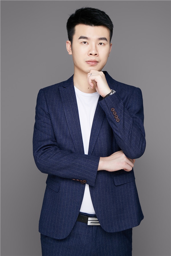 王者爭霸 限定名額！LGD俱樂部明星成員來新華啦！快來一戰(zhàn)高低