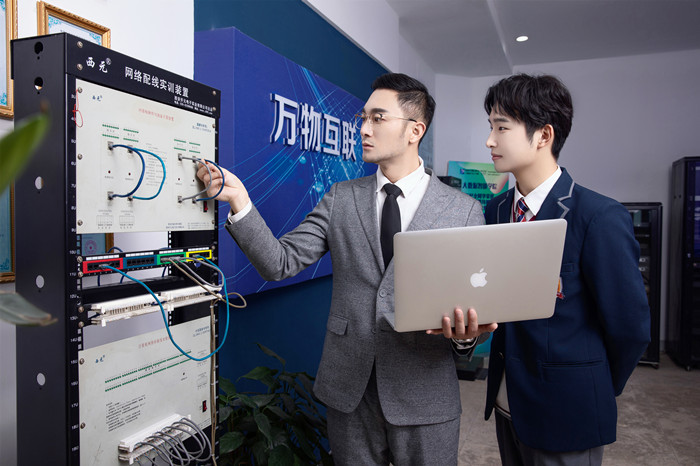 就業(yè)寒潮來襲，新華這類人才卻被市場熱搶！