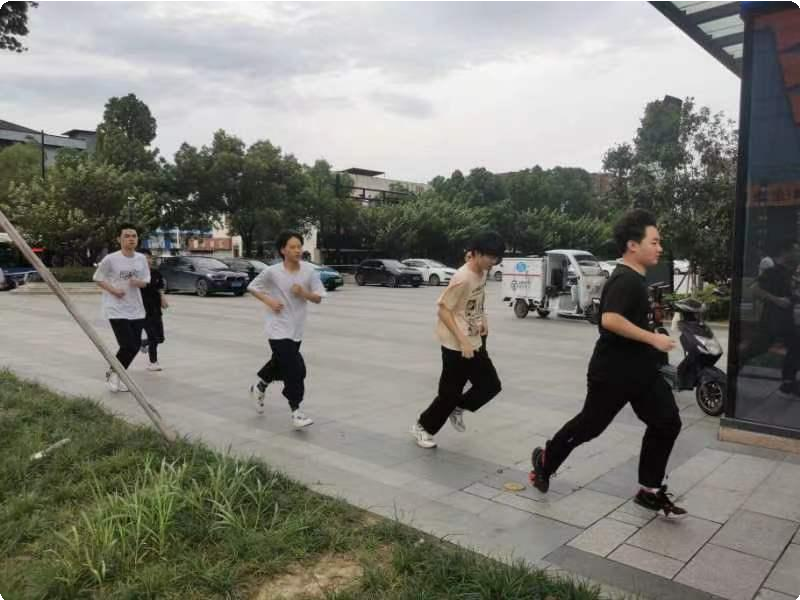 “玩轉(zhuǎn)熱愛，競無止境”|新華互聯(lián)網(wǎng)科技2022電競青訓(xùn)營正式開營！