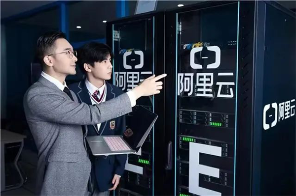 技能之光 點(diǎn)亮職業(yè)夢(mèng)想！新華互聯(lián)網(wǎng)科技邀您共同參與新華杯全國職業(yè)技能大賽！