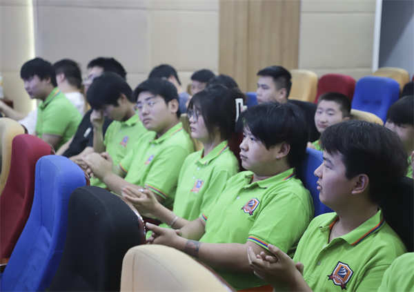 南京新華電腦專(zhuān)修學(xué)校家校同心共育英才結(jié)課答辯圓滿(mǎn)落幕