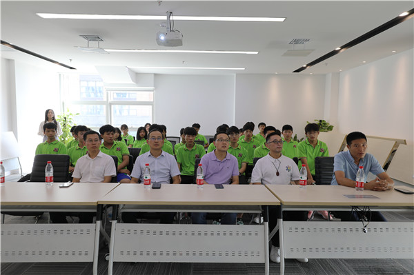 企業(yè)大咖講座|雛鷹展翅，智領(lǐng)未來(lái)