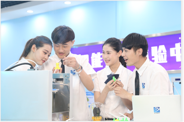 【媒體關注】為什么學互聯(lián)網(wǎng)新技術，要來新華？