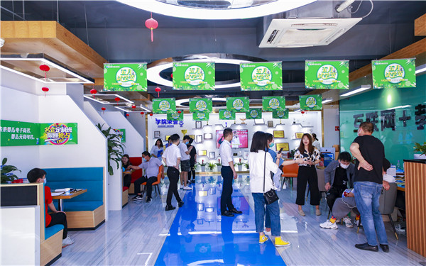 好學(xué)校成就好未來(lái)，新華電腦學(xué)校正在火熱招生中……