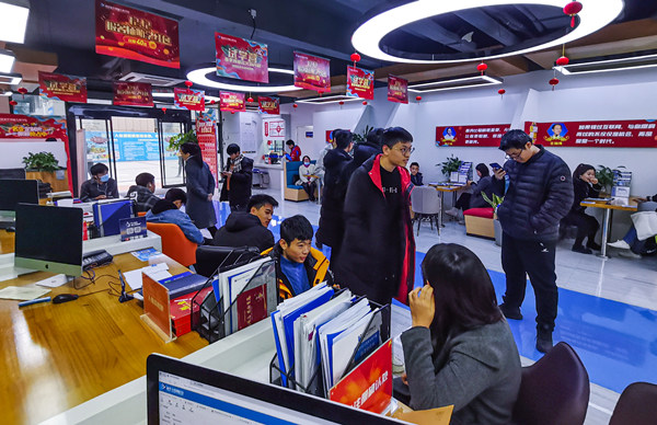 為什么總勸你來校實(shí)地考察？好學(xué)校不怕比較！