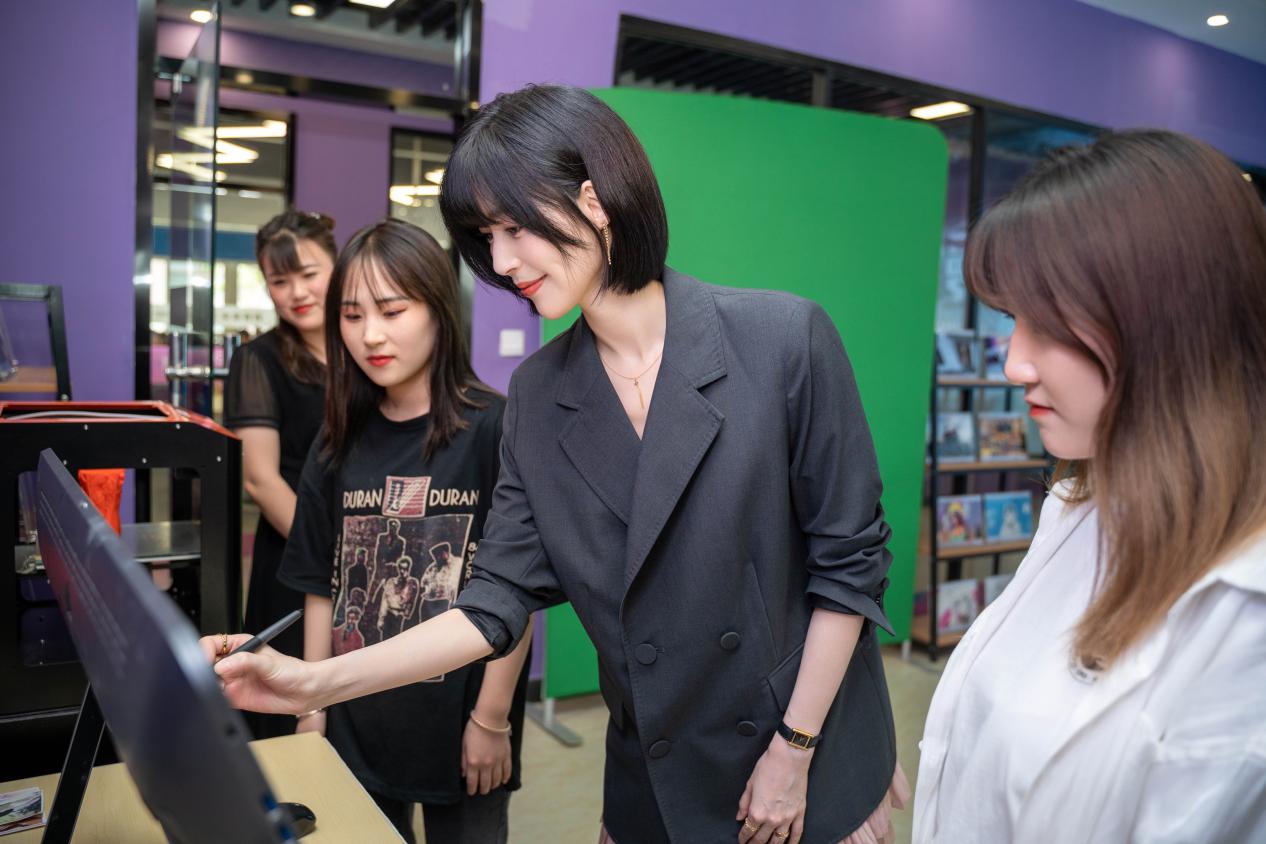 新華互聯(lián)網(wǎng)科技教學怎么樣？演員盧杉這么說