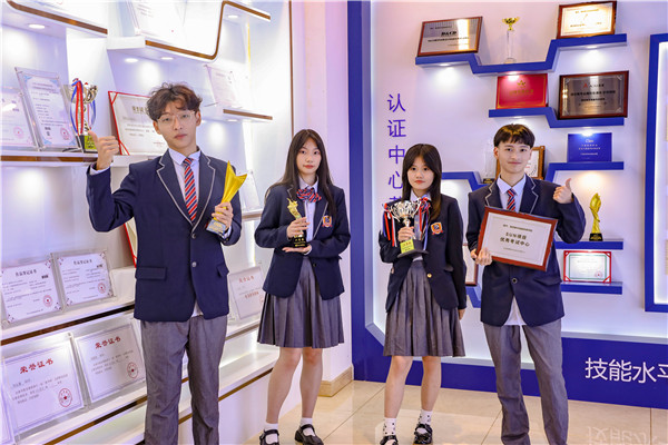 當(dāng)分?jǐn)?shù)不再是唯一解：一位初中家長的轉(zhuǎn)型思考，揭秘職業(yè)教育的逆襲密碼