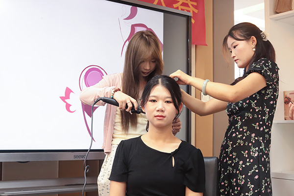 中考失利？職校讓你技能致富