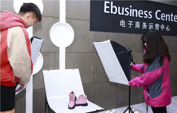 “玩轉(zhuǎn)直播電商 Hi翻雙十二”——小新為你提前播報(bào)啦！